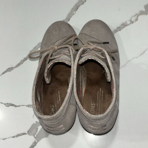 Toms | Women's Beige Suede Desert Booties Wedge Heel Lace Up Round Toe Size 9.5 - Picture 9 of 14